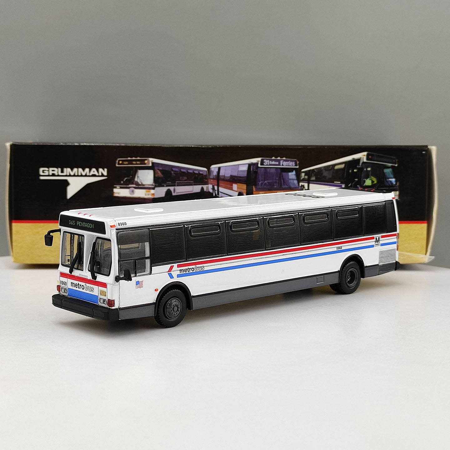 Vintage Collectible Toy Cars - Diecast IR 1:87 Scale Vintage Bus